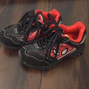 Toddler boys size 9 Spider-Man shoes
